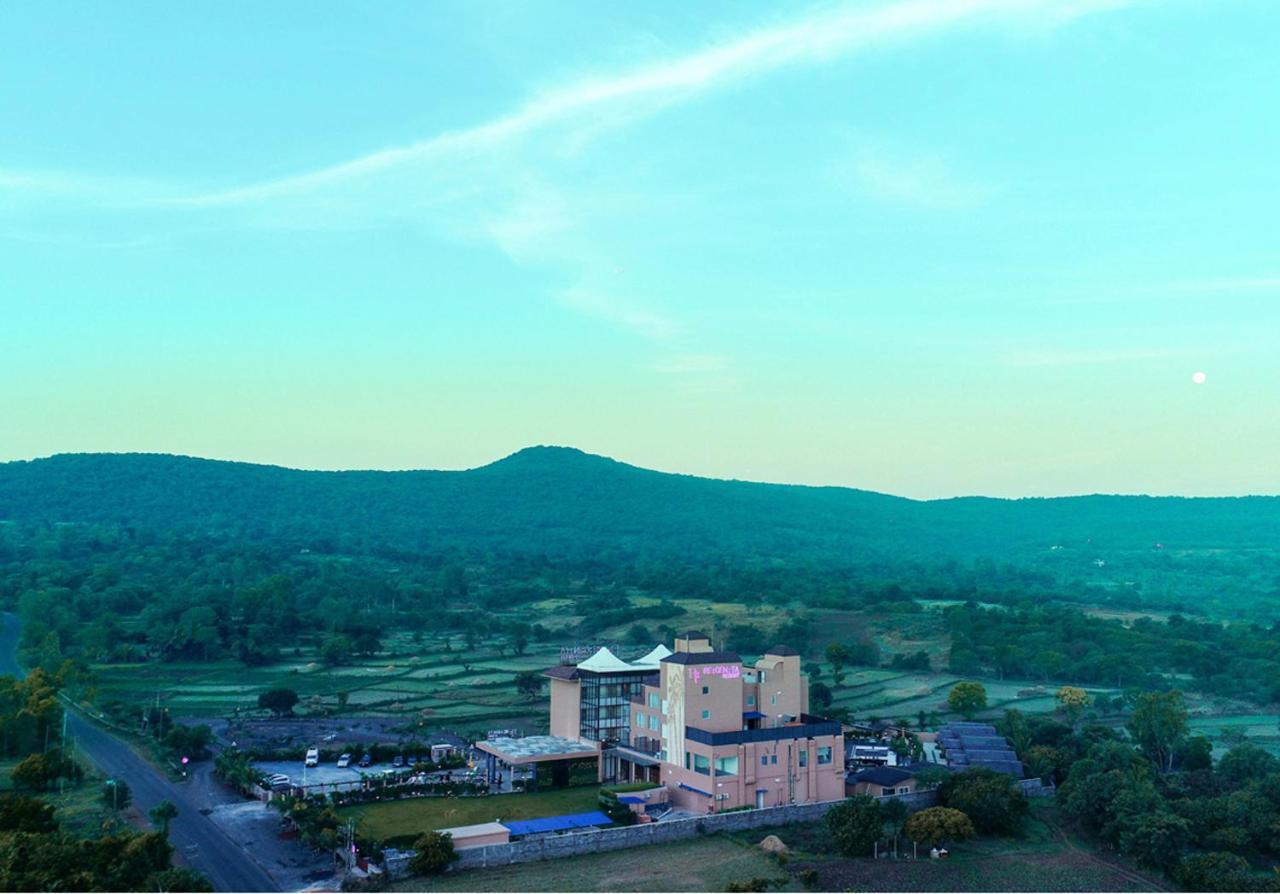Regenta Resort Belagavi Exterior foto