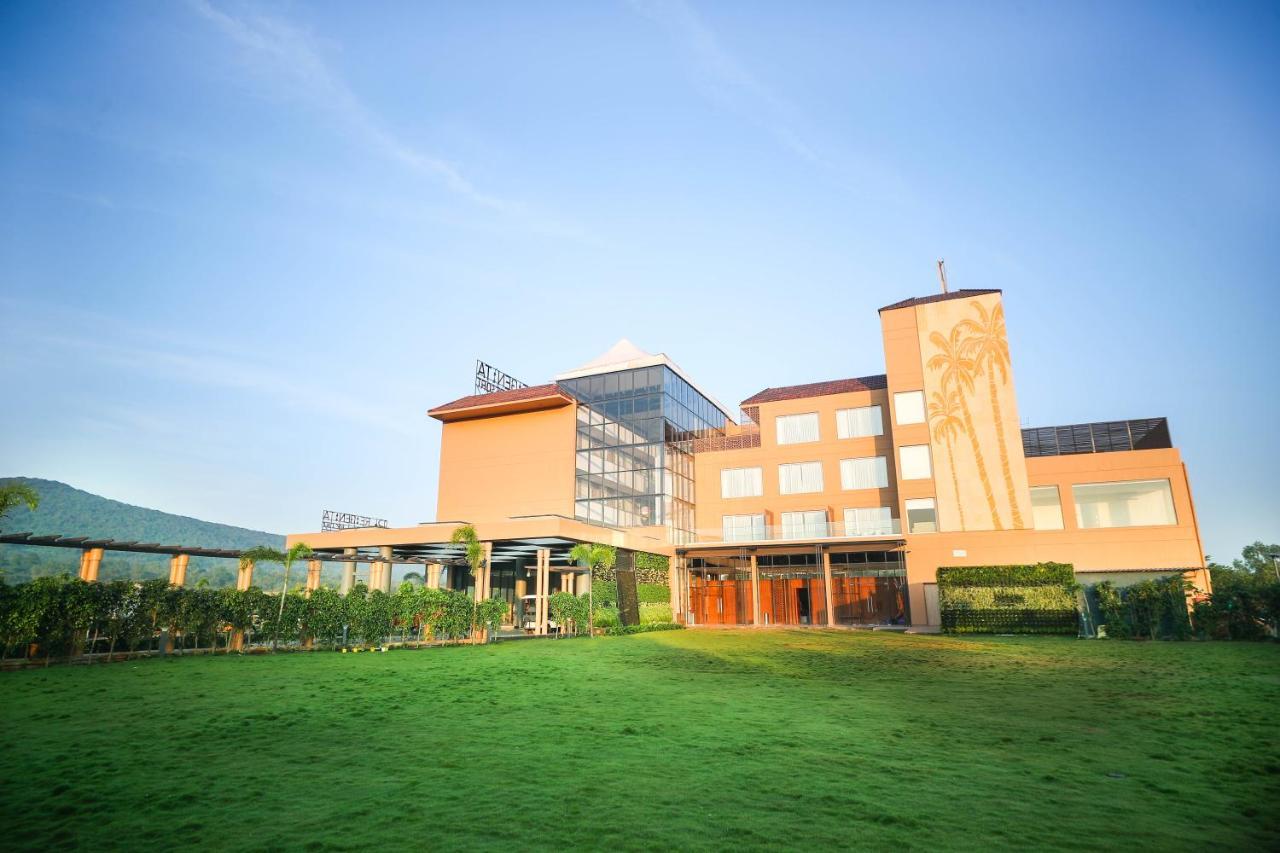Regenta Resort Belagavi Exterior foto